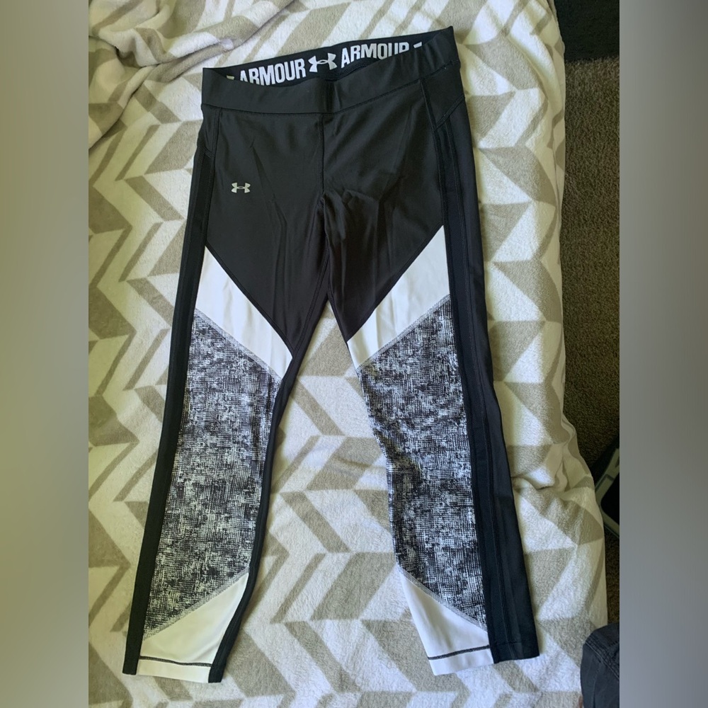 Under Armour Women’s heat gear cropped leggings